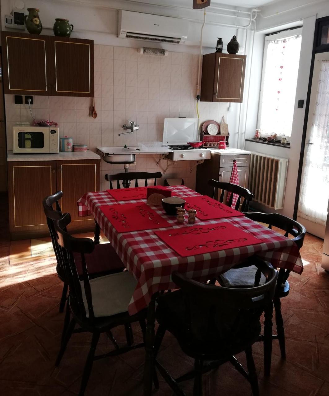 Szekely Szallas Gyula Dış mekan fotoğraf
